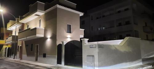 Alimar Suite, Lizzano