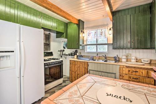 Cozy Wrightwood Cabin Less Than 5 Mi to Ski and Hike! - image 7