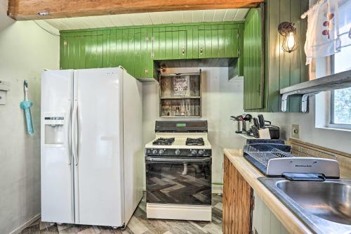 Cozy Wrightwood Cabin Less Than 5 Mi to Ski and Hike! - image 8