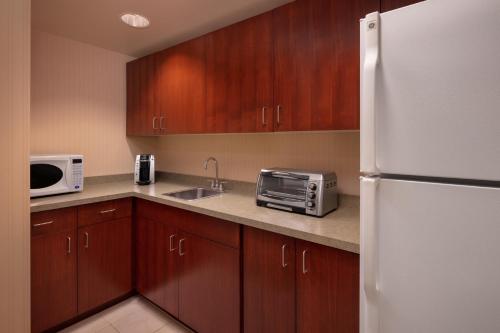 virtuve, St. Eugene Golf Resort Casino in Saint Eugene Mission (BC)