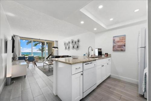 Condo 202 - main image