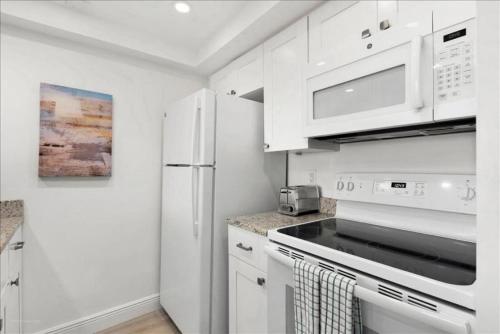 Condo 202 - image 13