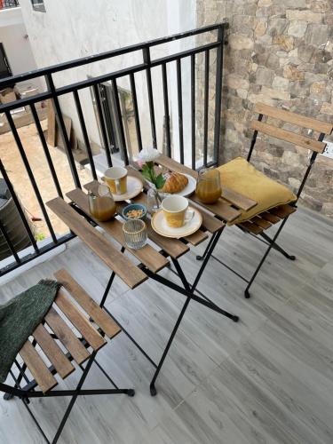 beranda/teres, Mica Apartments in Brufut