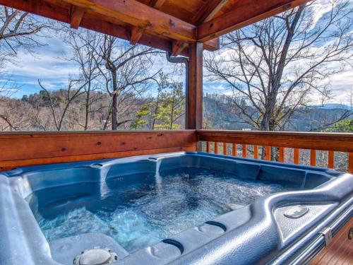 Ever After 2 2 Bedroom Hot Tub Fireplace Jetted Tub WiFi Sleeps 4 - image 13