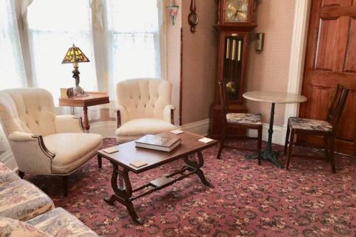 Quaint Cottage in Colorado Springs, Old Colo City