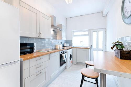 Make this your base! TV in every bedroom!