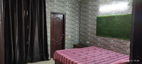 Lovely 2 BHK independent Flat with two side open Balcony