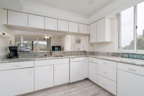 Ocean Harbor 104A by Coastal Vacation Properties - image 3