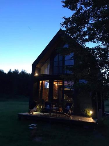 Między Olchami domek nad jeziorem. Noclegi całoroczne. Cisza, spokój. (Miedzy Olchami domek nad jeziorem. Noclegi caloroczne. Cisza, spokoj.) in Барчево