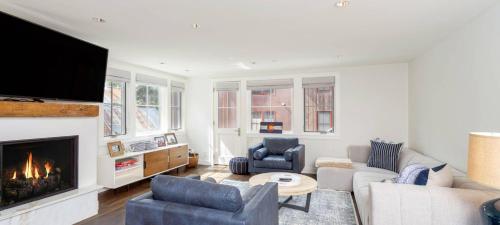 Ballard Escape by Exceptional Stays - image 7