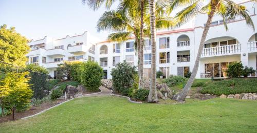 The Islander Resort U16