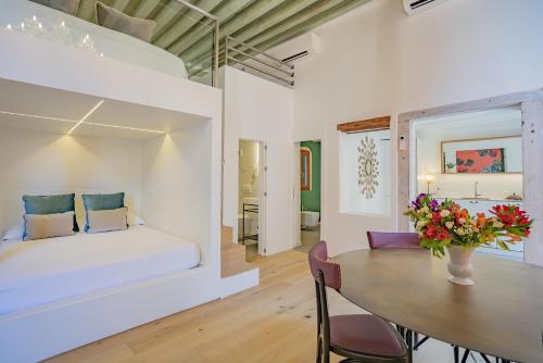 Studio Apartment image 10