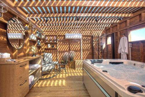 אחוזה בהרים in Kiryat Yam