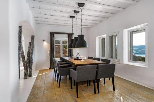 Six-Bedroom Villa with Private Pool  image 9