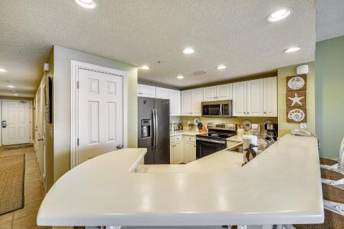 Majestic Beach Resort #1303-2 by Book That Condo - image 8