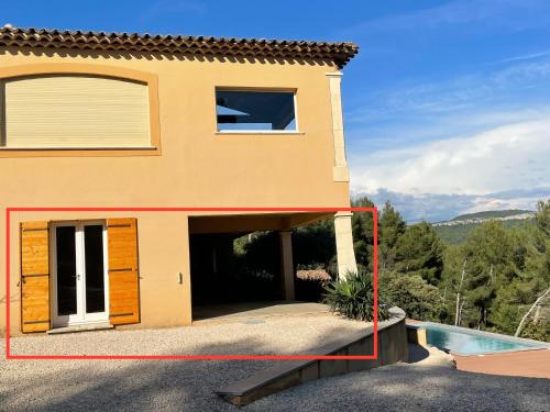 Studio Panoramic with the pool near Saint Victoire Aix en Provence