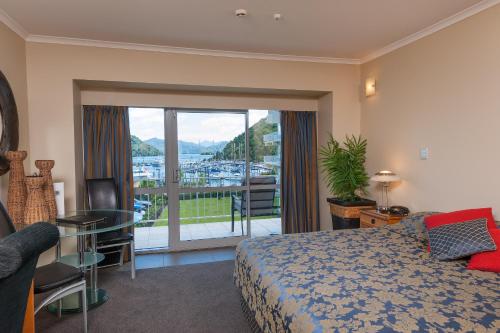 King Spa Bath Harbour View