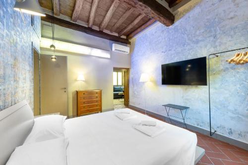 Santa Trinità Industrial Flat