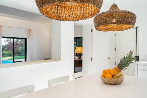 ห้องครัว, Luxury Private Family Villa with Pool AC & Parking in โบเยา