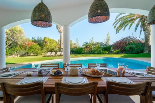 บริการและสิ่งอำนวยความสะดวก, Luxury Private Family Villa with Pool AC & Parking in โบเยา
