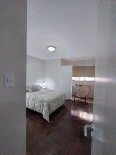 Hermoso y amplio dpto en el corazon de Mendoza muy cercano a principales atracciones , todos los med