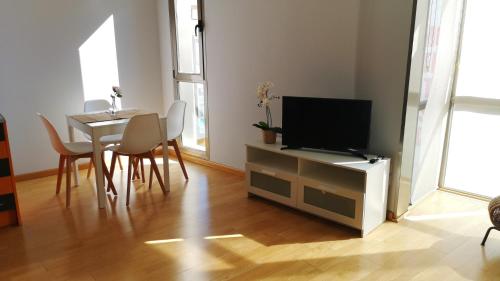One-Bedroom Apartment image 6