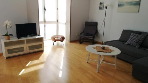 One-Bedroom Apartment image 4