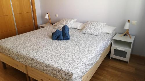 One-Bedroom Apartment image 3