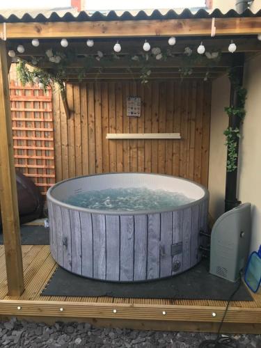 My Perfect Place Rooms & Apartments -Some rooms with Hot Tub- Free Parking