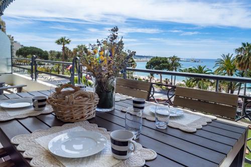 NEW Cannes Croisette Superbe 3P front de mer