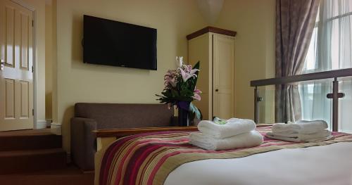 The Crown Hotel - image 3