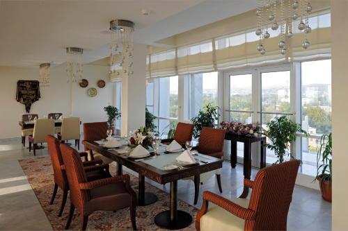 Restaurant, Dushanbe Serena Hotel in Dushanbe