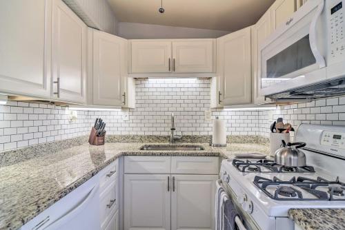 Idyllic Largo Escape with Patio 4 Mi to Beach! - main image