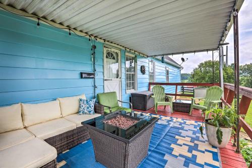 Charming East Bernstadt Retreat Less Than 6 Acre Farm! in East Bernstadt, USA