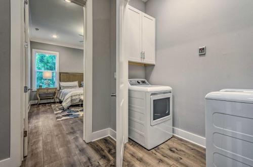 Contemporary Getaway 1 Mi to Rosemary Beach! - image 11