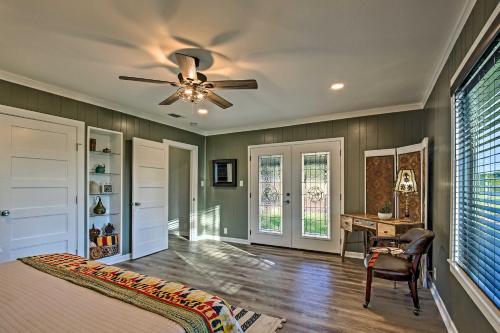 Kerrville Escape Direct River Access and Views - image 11
