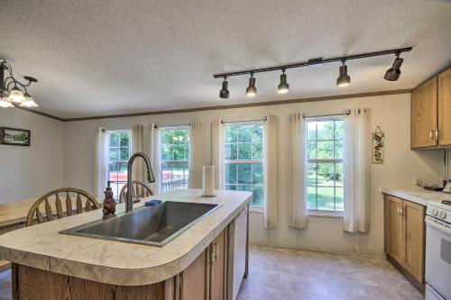 Shenandoah River Getaway < 9 Mi to Downtown Luray! in Rileyville