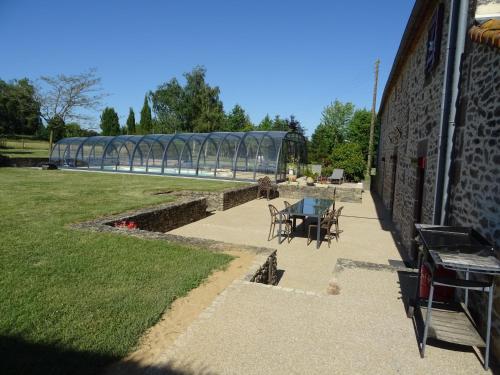 Úszómedence, La Lauriére (La Lauriere) in Treize-Vents