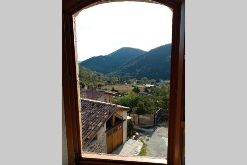 Charme et originalité dans une ferme typique gîte à louer Dunières-sur-Eyrieux