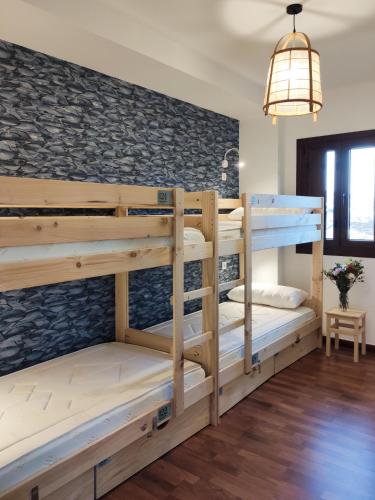 1 bunk bed