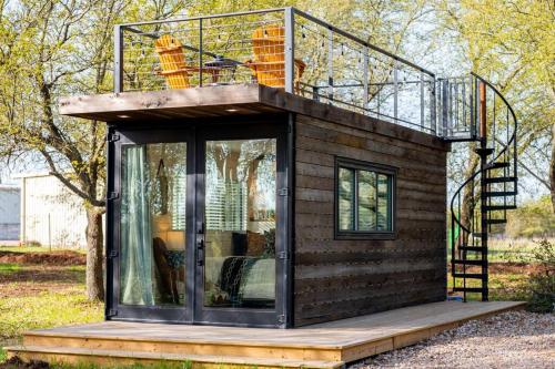 The Oak Harbor-Tiny Container Home near Magnolia - image 10