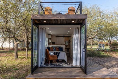 The Oak Harbor-Tiny Container Home near Magnolia - image 11