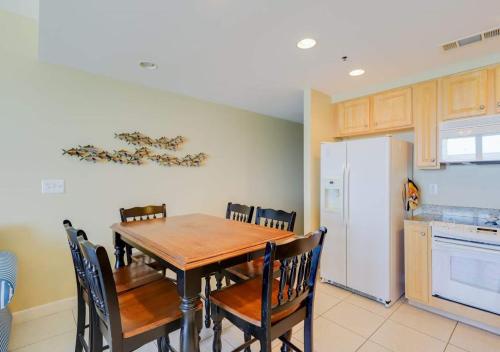 Splash Resort Condos by MC Luxury Rentals - image 4