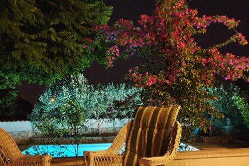 4 Bed Villa Sleeps 9 - Pool Pets Garden Parking, Supetar (San Pietro di Brazza) (foto 9)