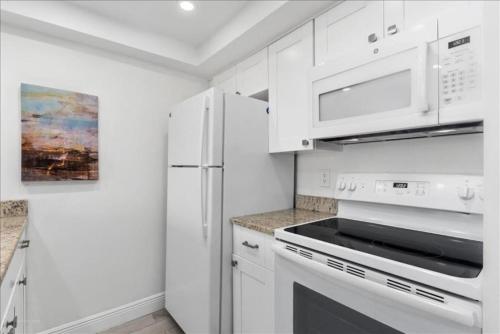Condo 302 - image 8