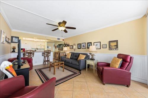 Condo 412 - main image