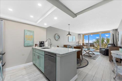 Condo 403 - image 6
