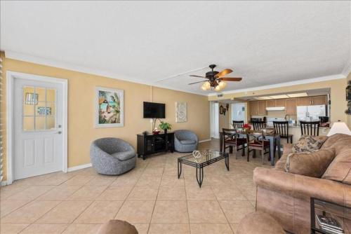 Condo 301 - image 10
