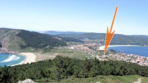  A dream with garden, porch, barbecue, sea views and near the beach., Pension in Finisterre