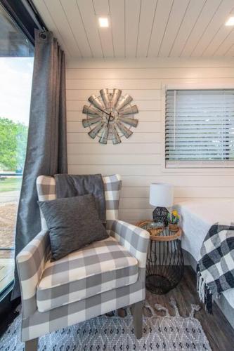 The Windmill-Tiny Container Home min to Magnolia - image 9